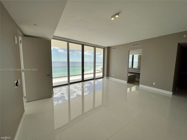 Building Photo - 4 br, 5.5 bath Condo - 18975 Collins Ave U...