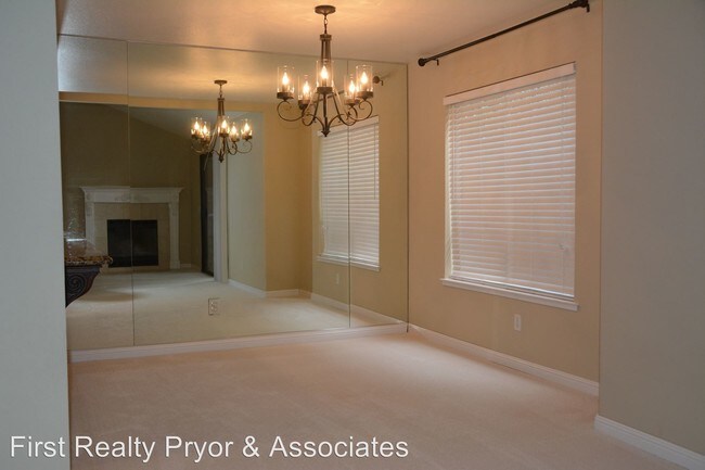 Building Photo - 3 br, 2 bath House - 2901 Winding Lane