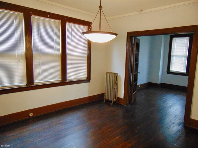 Building Photo - 2 br, 1 bath  - 3827 Trowbridge St Apt A