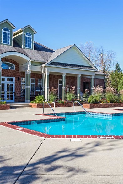 The Resort At Lake Crossing Rentals - Lexington, KY | Apartments.com