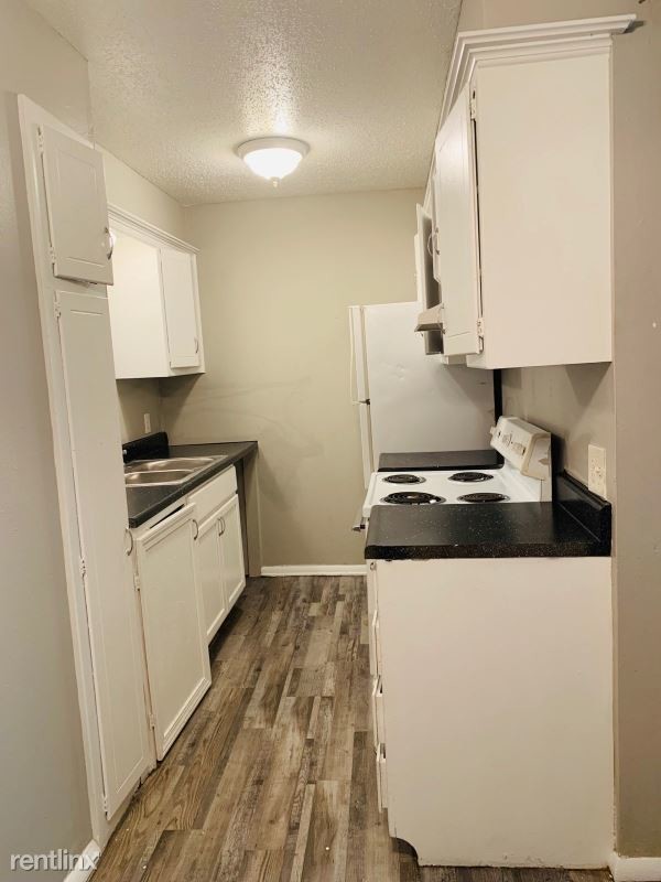 Foto del edificio - 1 br, 1 bath Apartment - 7408 NW 22nd St
