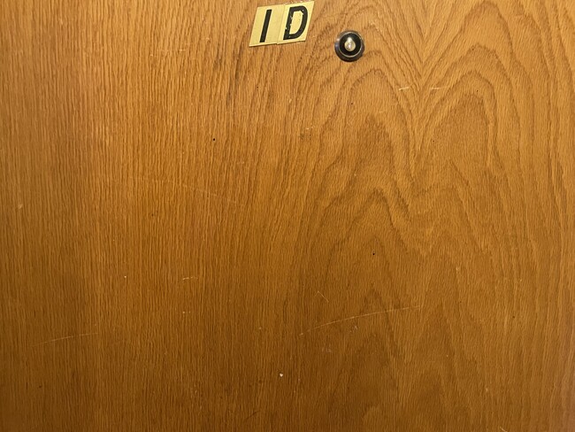 Unit 1D - 4920 Harold Ave