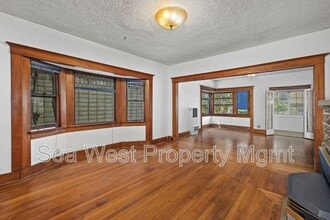 Building Photo - 4083 Albatross St