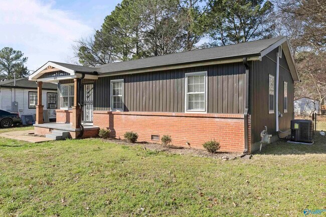 Building Photo - 1613 Armstrong St NW