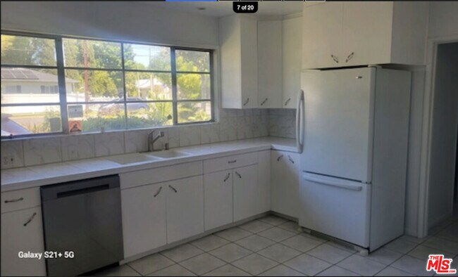 Foto del edificio - 17402 Hart St