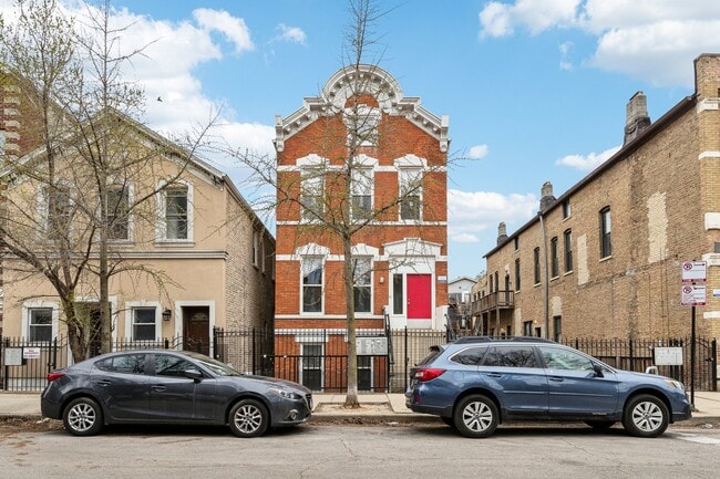 Building Photo - 1254 N Greenview Ave