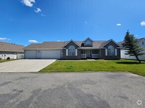 Building Photo - 503 S Grady Ln