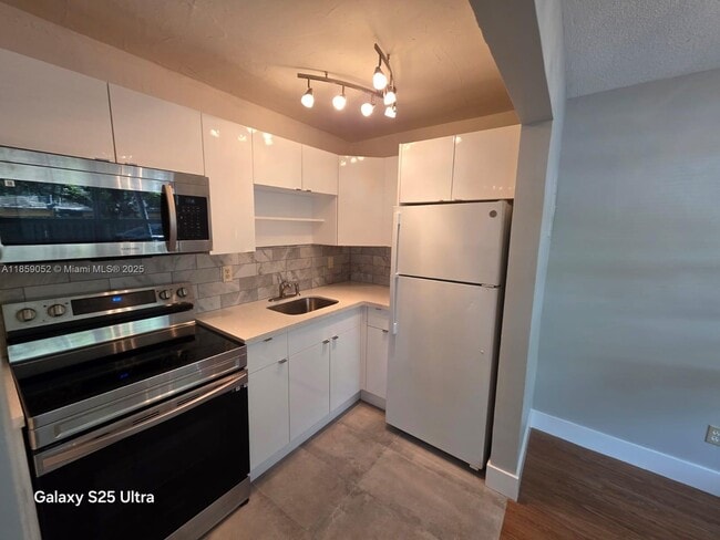 Foto del edificio - 4732 SW 33rd Ave