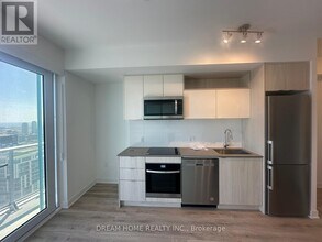 Building Photo - 100 Dalhousie St