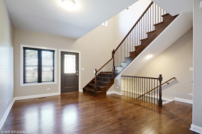 Building Photo - 5 Terrace Ln