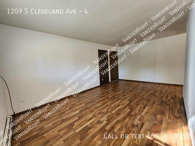 Foto del edificio - 1209 S Cleveland Ave