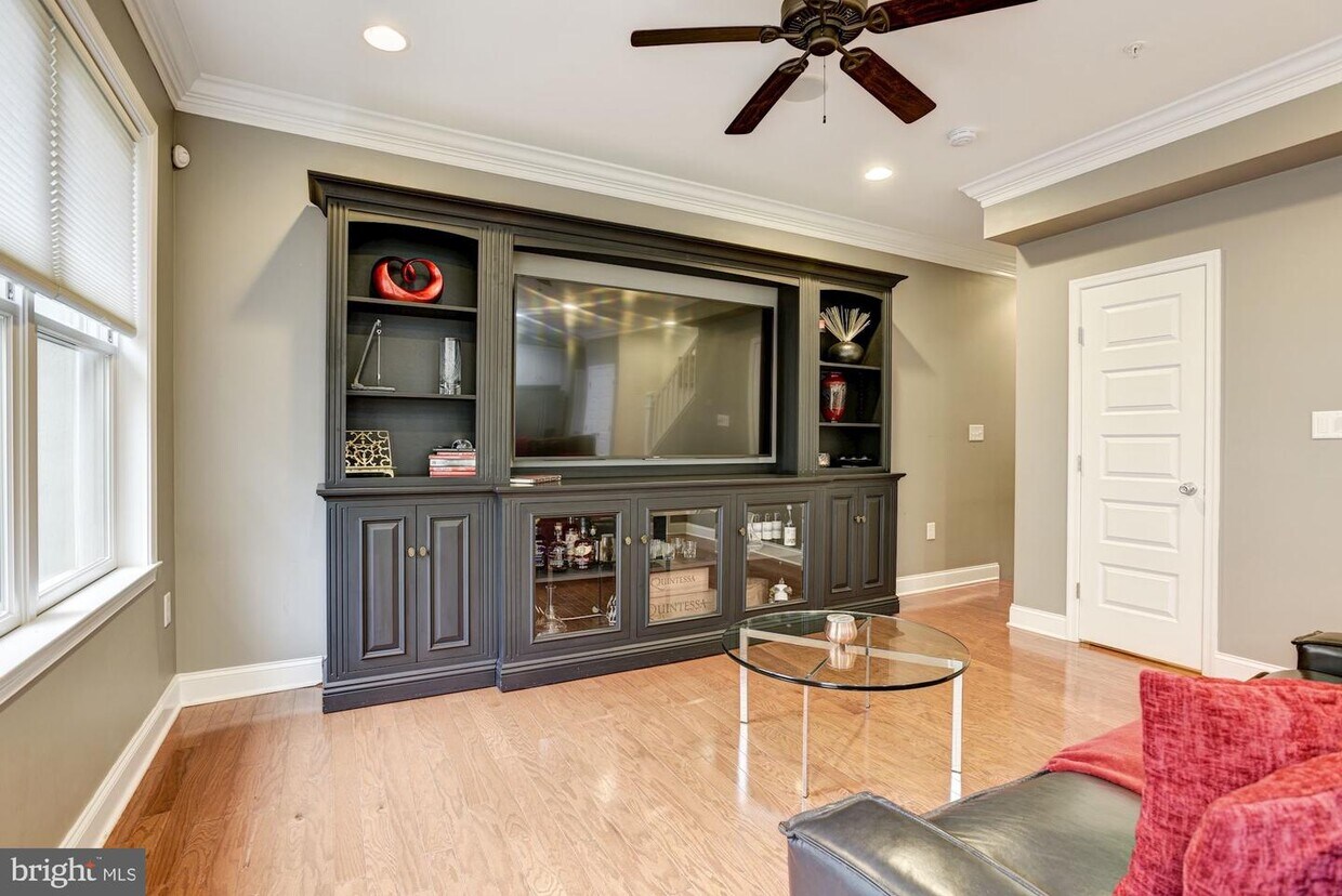 903 S Decker Ave, Baltimore, MD 21224 Townhome Rentals in Baltimore MD