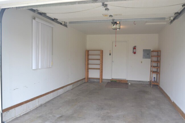 Building Photo - 5939 Fiesta Ave