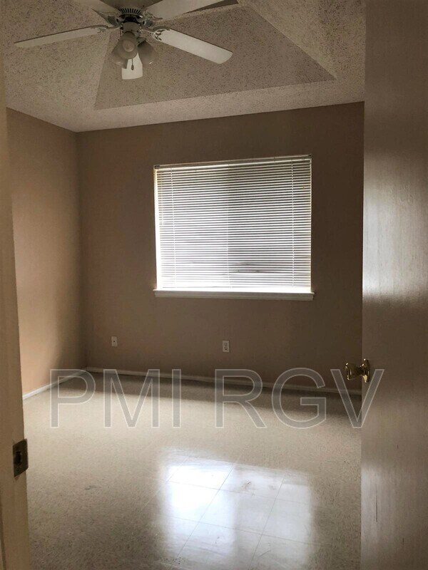 Building Photo - 2021 Villa Linda Ave