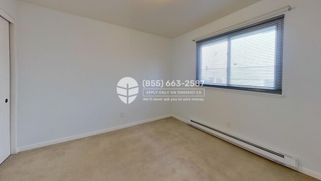 Building Photo - 3714 S Oregon St