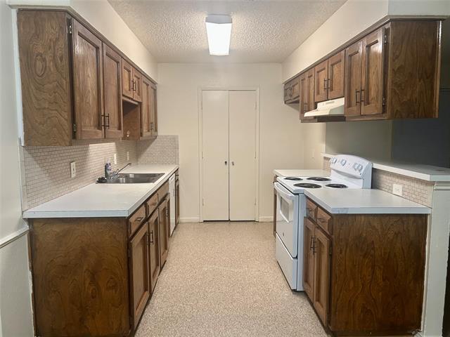 Building Photo - 2301 Lido Ln