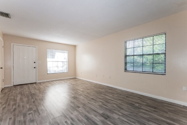 Foto del edificio - 620 Emerald Ave
