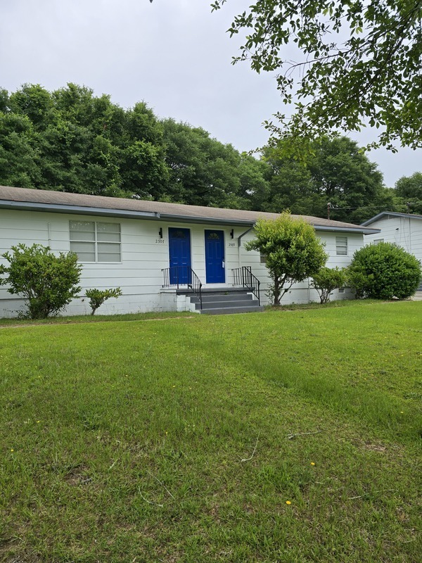 Primary Photo - 2909 Skyline Rd