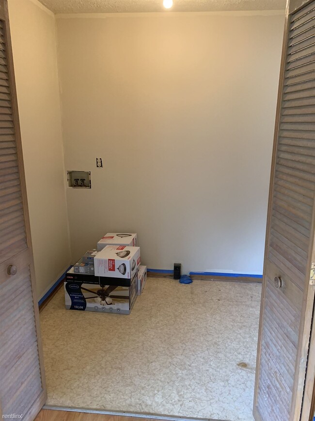 Building Photo - 2 br, 1 bath Duplex - 1 Cobble Drive A
