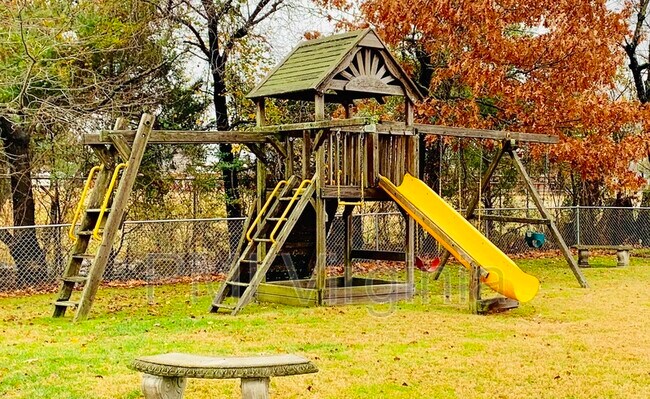 Foto del edificio - 1307 Ivywood Rd