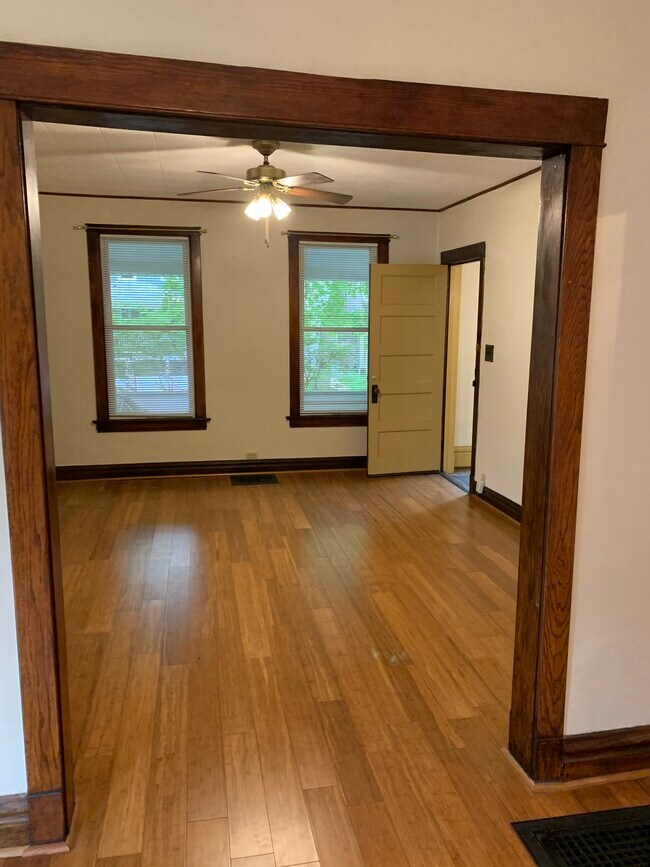 Westward facing LR - 308 Marengo Ave #1