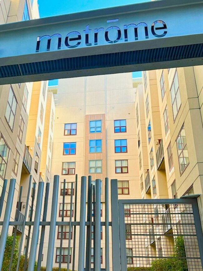 Foto del edificio - Welcome to this spacious studio in the hea...