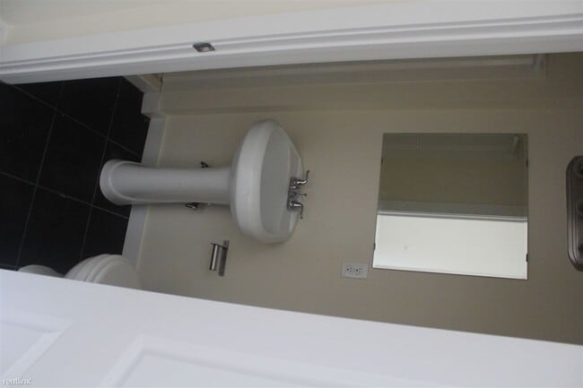 Building Photo - 1808 W Berks St