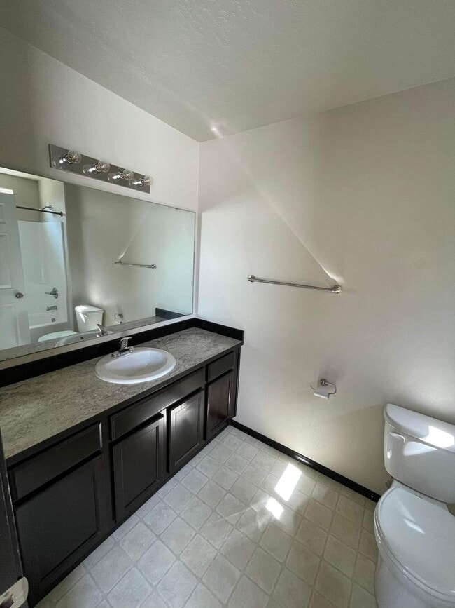 Building Photo - 402 Fortaleza Ln