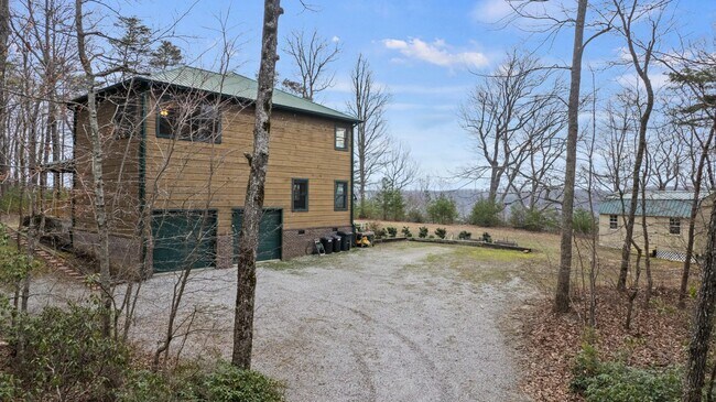Building Photo - 1402 Cooley's Rift Blvd
