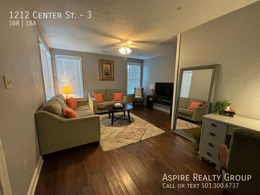 Foto principal - 1212 Center St