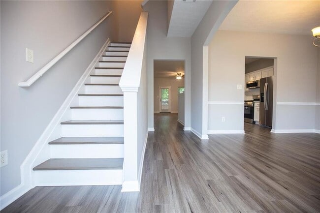 Building Photo - 649 Kenridge Dr