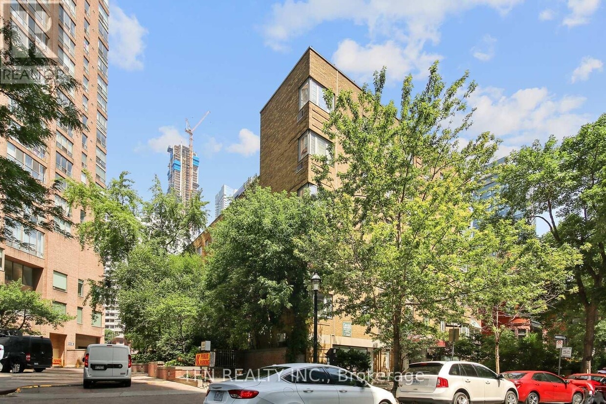 Primary Photo - 26-626 St Joseph St