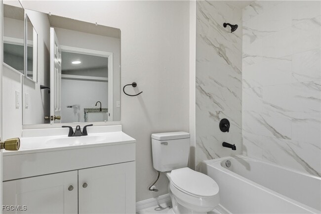 Building Photo - 1111 SE 5th Ct