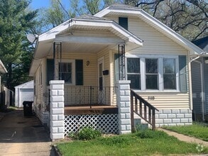 Building Photo - 209 E Corrington Ave
