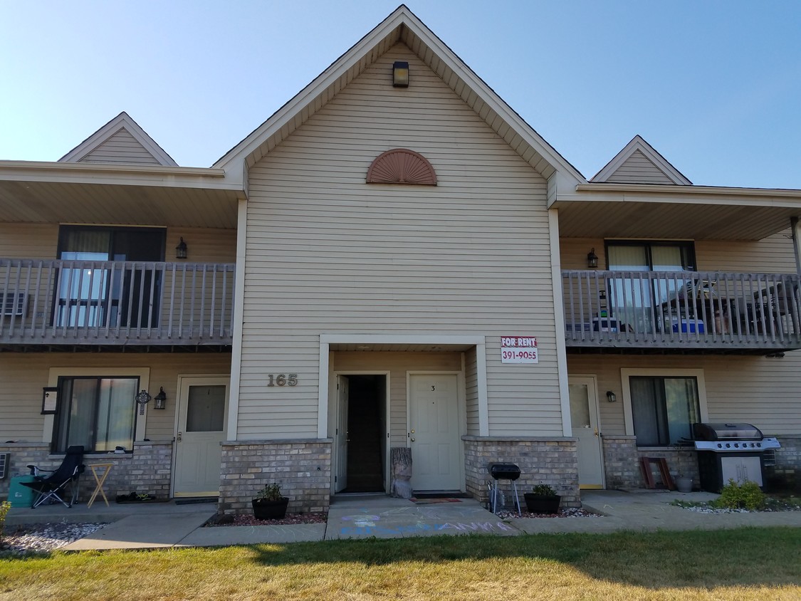 Eight Family Unit - 165 Wolf Run