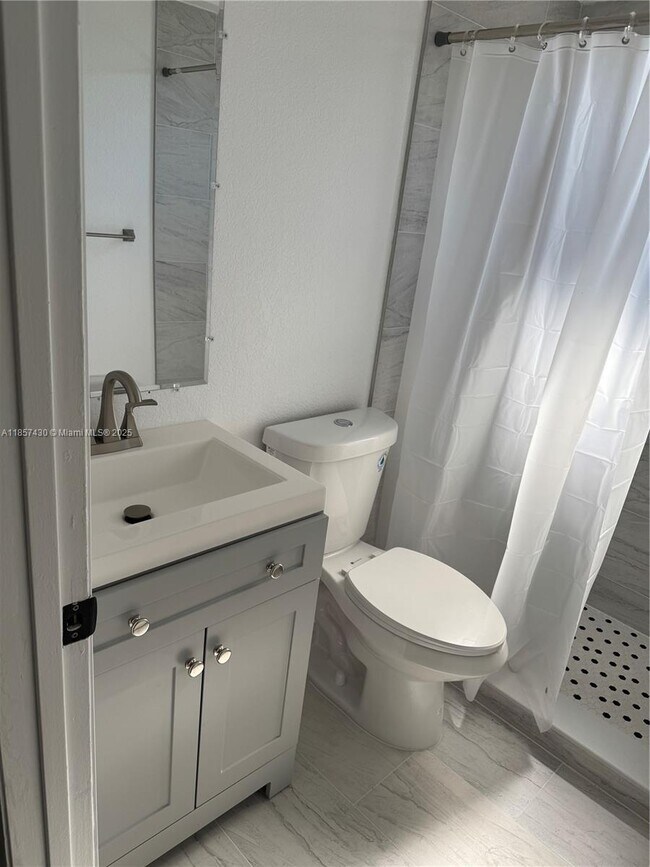 Foto del edificio - 1611 NE 32nd Pl