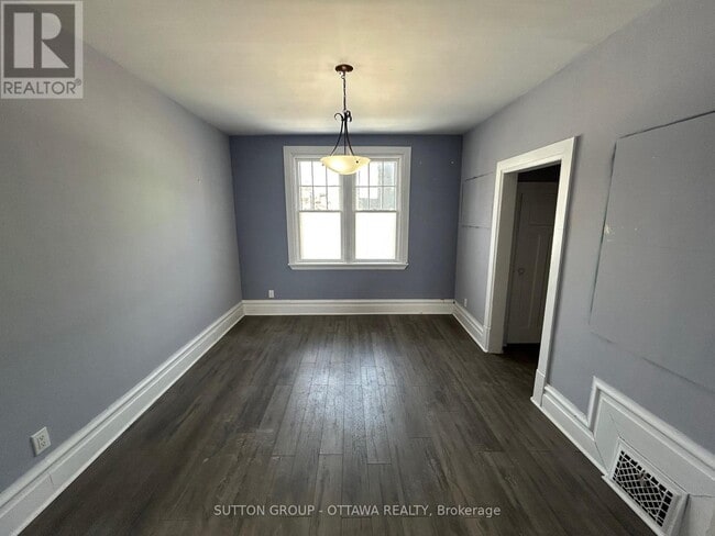 Building Photo - 58 Armstrong St