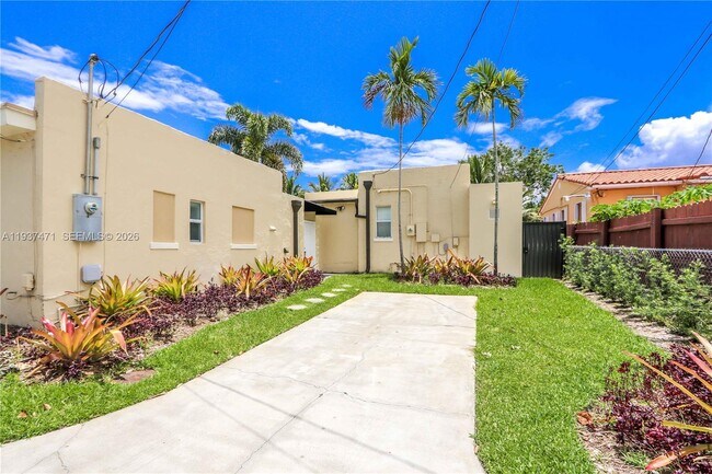 Foto del edificio - 2477 SW 22nd Terrace