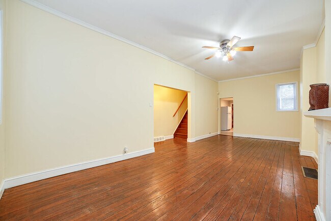 Foto del edificio - 1933 Montrose St