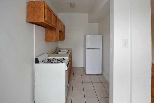 Building Photo - 4617 N Paulina St