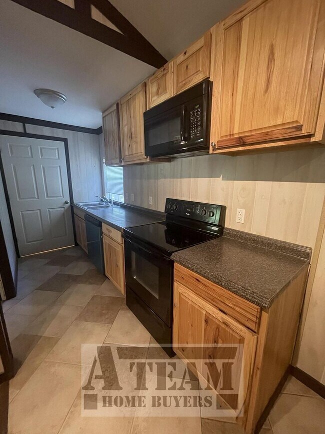 Building Photo - Clean 2 Bedroom 2 Bath Frame House in Mabank