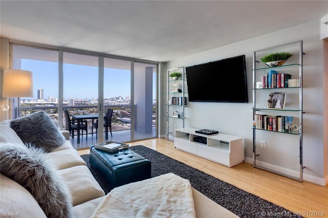 Foto del edificio - 2 br, 2 bath Condo - 1800 Purdy Ave Apt 1608