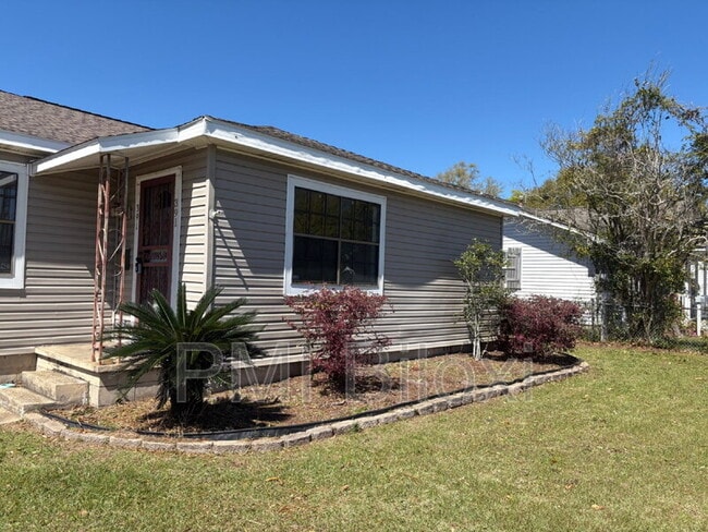 Foto del edificio - 391 Rodeo Dr