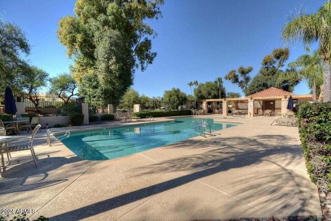 Building Photo - 9628 E Sutton Dr