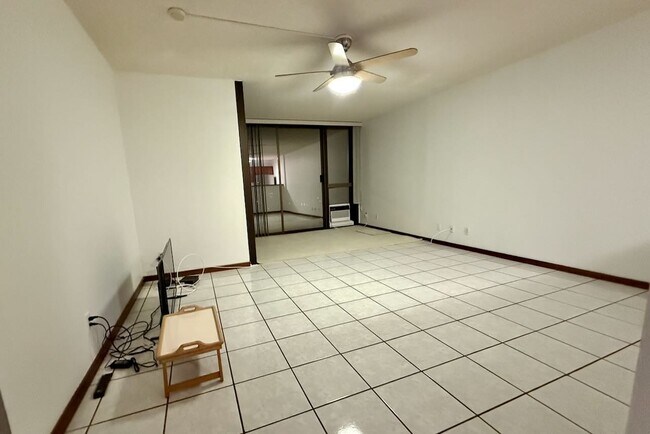 Building Photo - 55 S Judd St