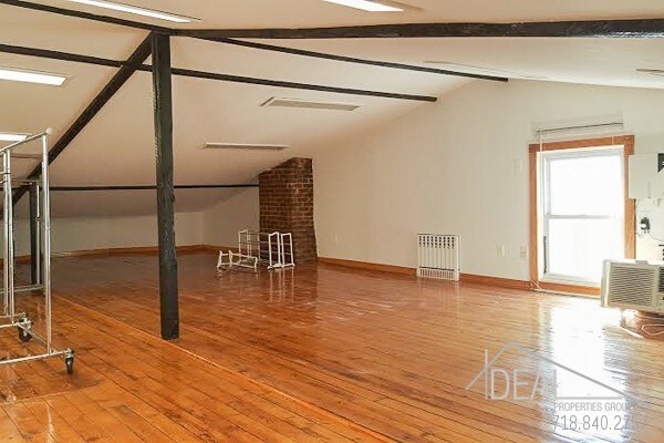 Foto del edificio - Amazing 2BR Duplex in Bay Ridge!