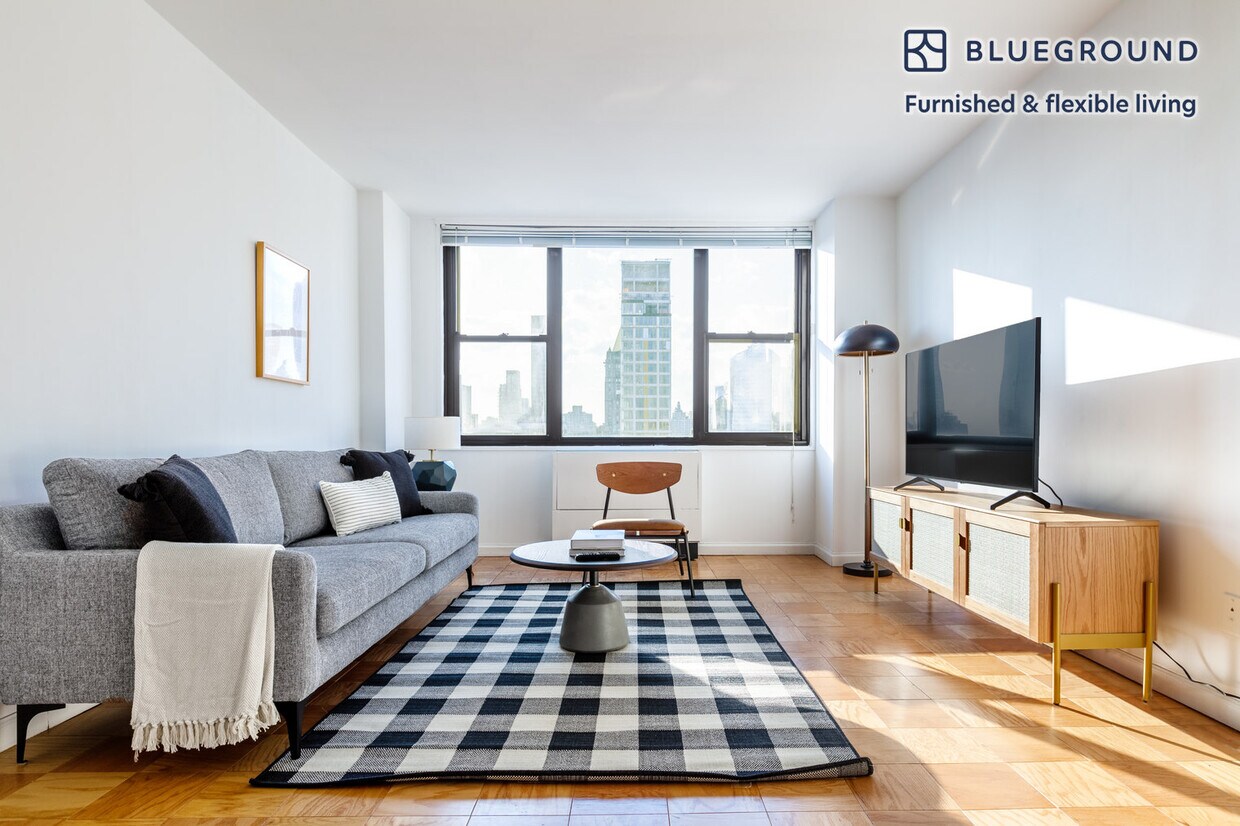 Foto principal - 240 E 27th St