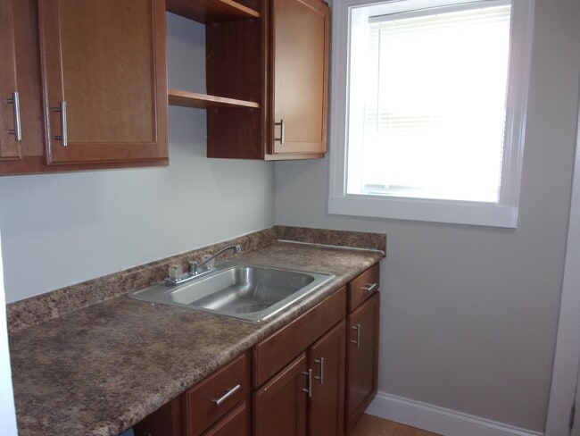 Foto del edificio - 1233 Bose Ave