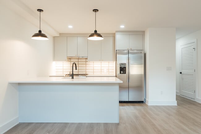 kitchen - 330 Whiton St