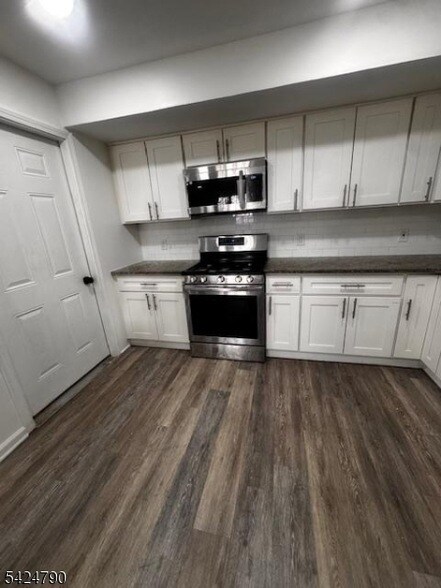 Foto del edificio - 81-83 Hawthorne Avenue Unit 3